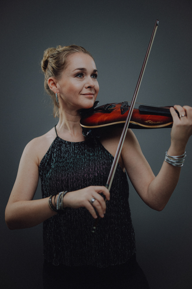 Nora Kudrjawitzki - Violine und Loop-Station